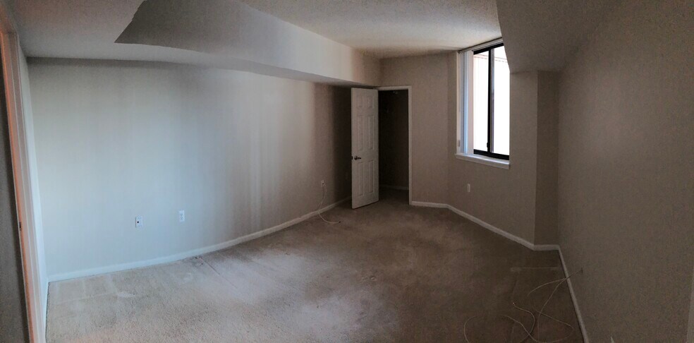 View from the hallway - 1001 N Randolph St