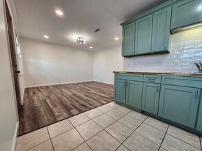 Building Photo - Newly Renovated 2 bedroom, 1 bathroom Apar...
