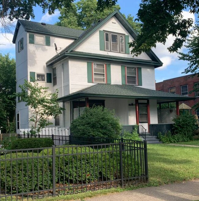 Primary Photo - 2529 Pleasant Ave