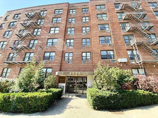 Building Photo - 2 bedroom in Bronx NY 10463