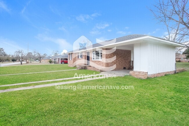 Building Photo - 890 Griffin St