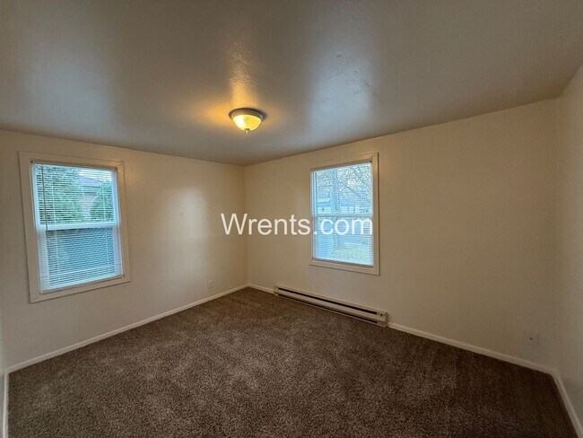 Building Photo - Charming 2 Bedroom • 1 Bath Home in Shadle