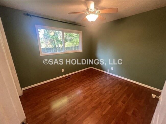 Building Photo - 11200 SW 83rd Ave