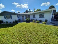 Building Photo - 2BR/2BA Pool Home in South Venice