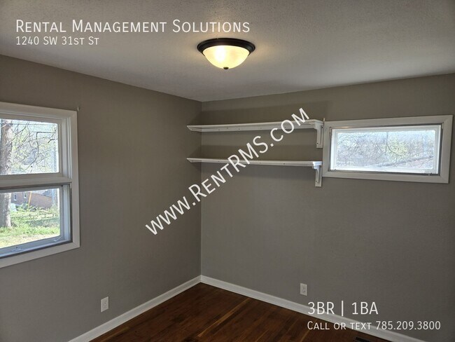 Building Photo - 1240 SW 31st St