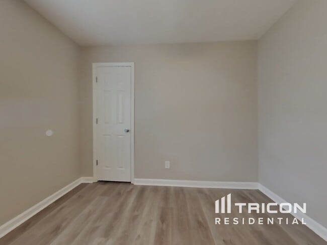 Building Photo - 305 Denae Ct