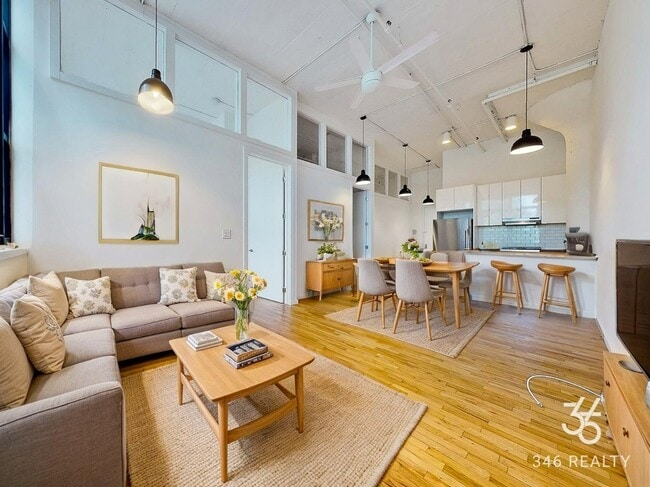 Building Photo - 315 Seigel St