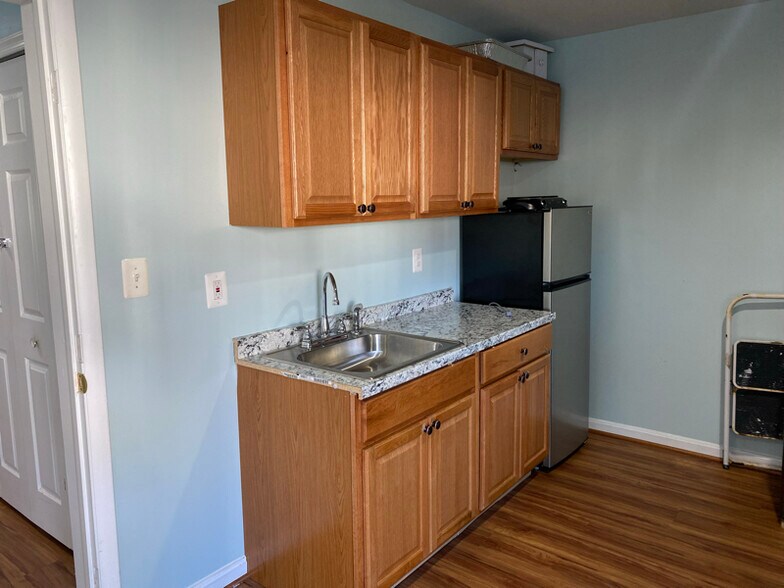 Building Photo - 322 Kirby St