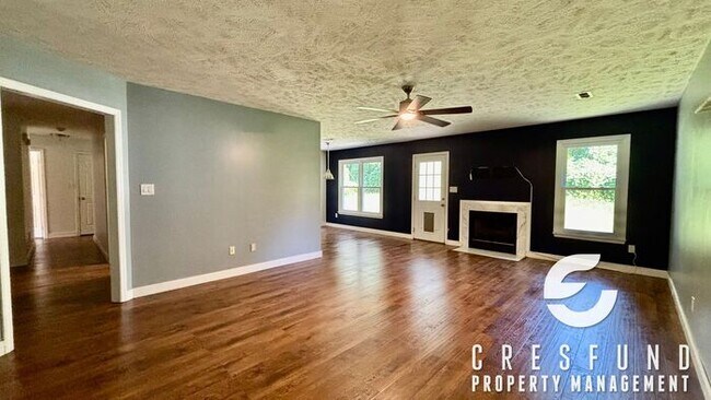 Building Photo - Charming 3 Bedroom, 2 Bath AVAILABLE NOW!