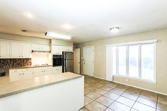 Building Photo - 2517 33rd St