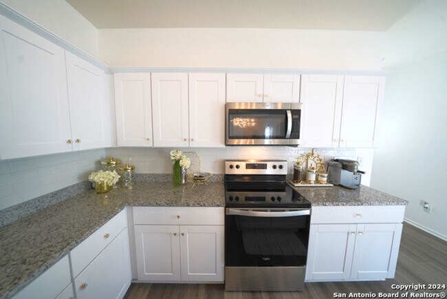 Building Photo - Charming Home Now Available in the Liberte...