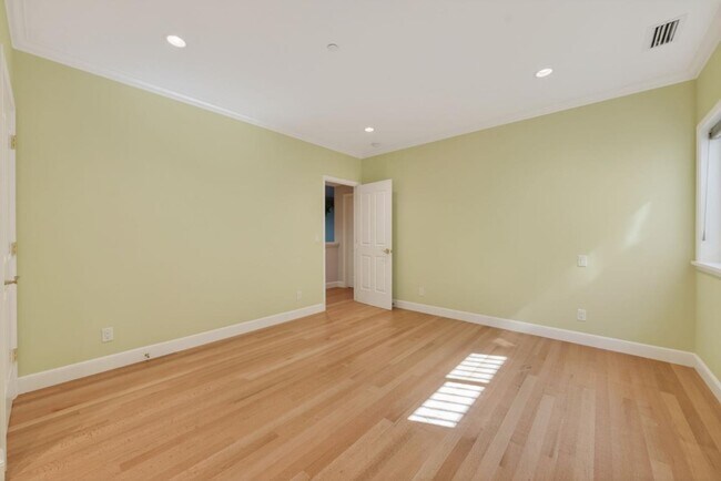 Building Photo - 18270 Baylor Ave