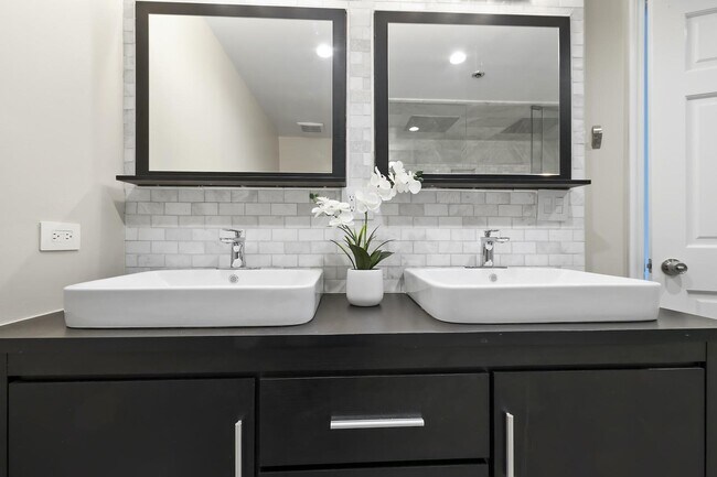 Building Photo - 161 W Harrison St