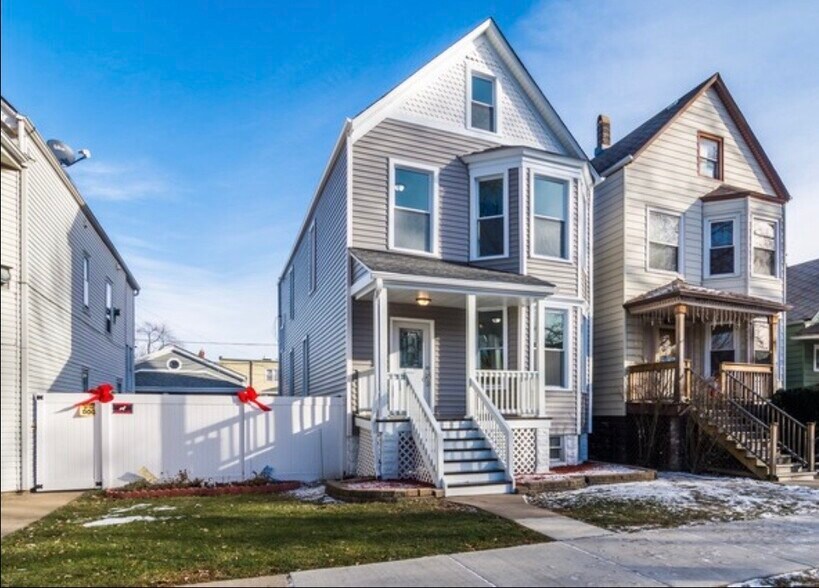 Primary Photo - 3349 N Hamlin Ave
