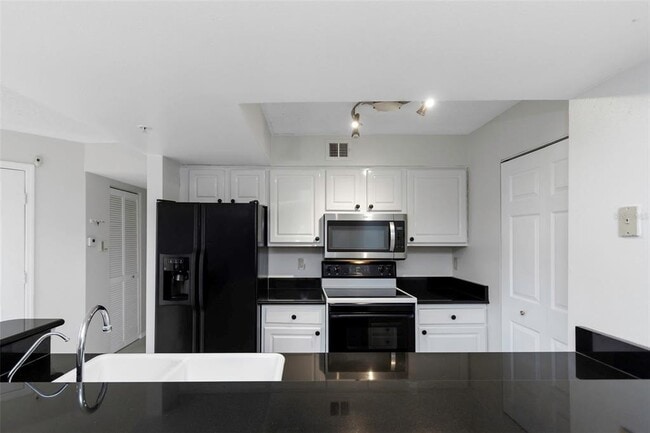 Building Photo - 2400 Feather Sound Dr