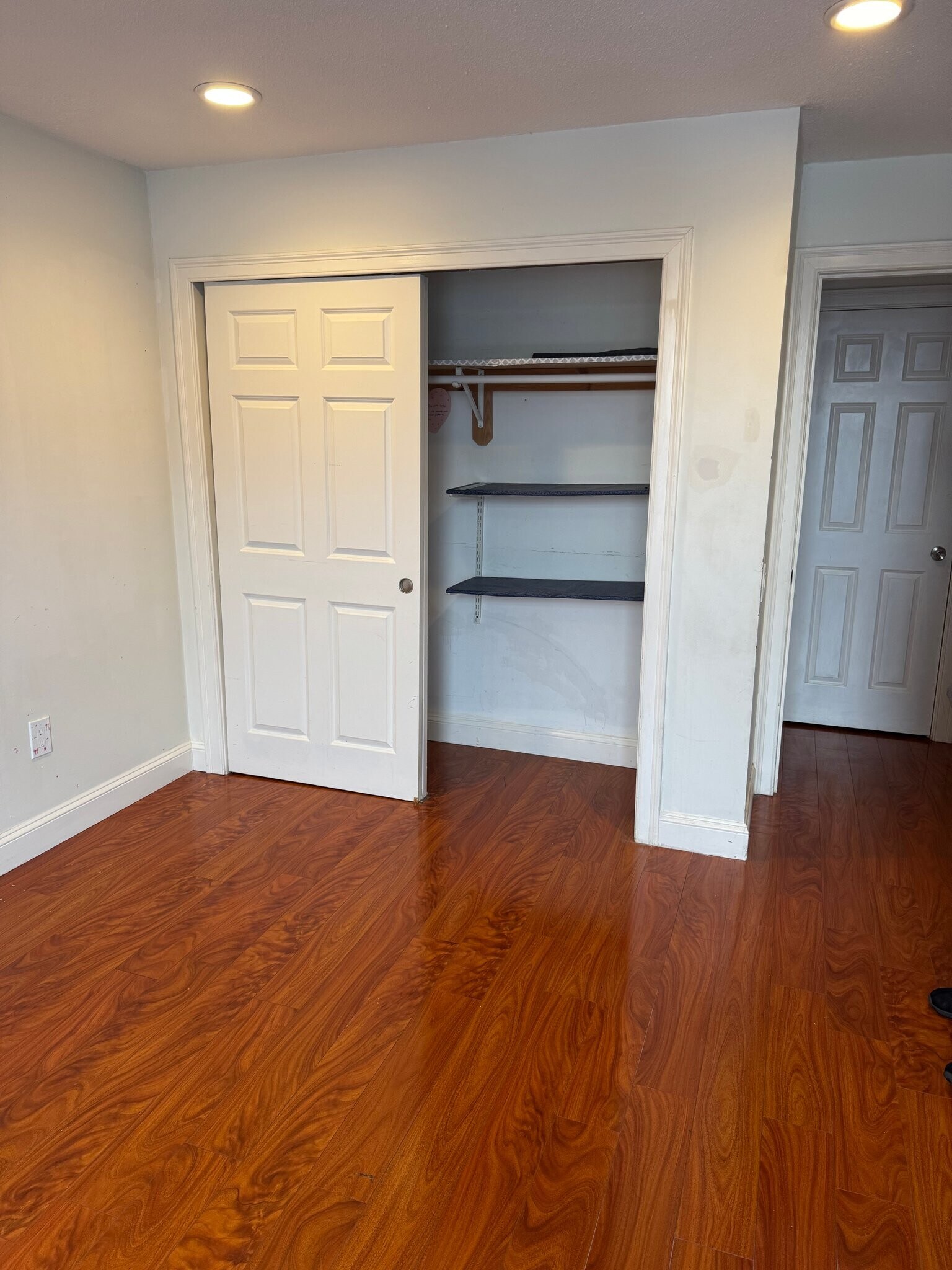 Building Photo - 16 Shrewsbury Green Dr