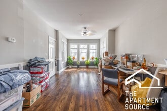 Building Photo - 3022 N Avers Ave