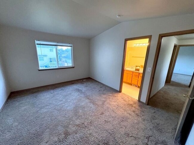 Building Photo - Nice 4 bedroom, 2.5 bath two story home in English Ridge, Puyallup!!