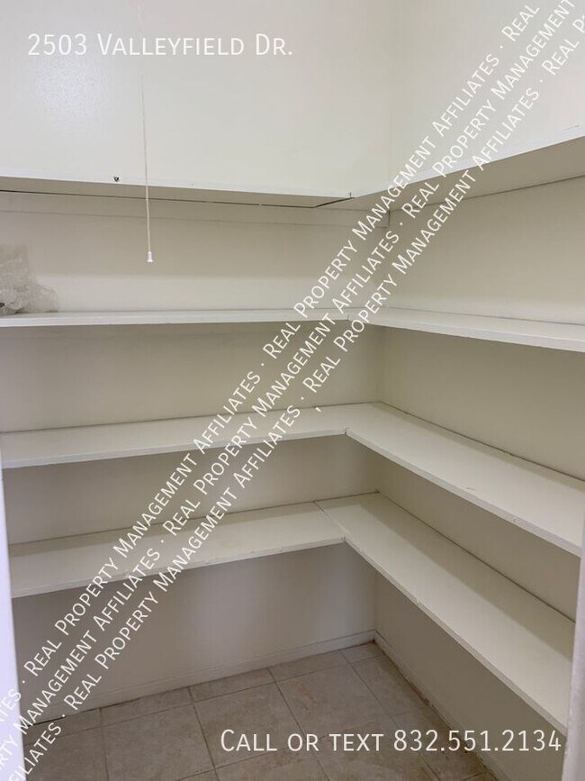 Building Photo - Great Spring Branch Location!