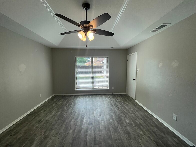 Building Photo - 3924 Waterford Way