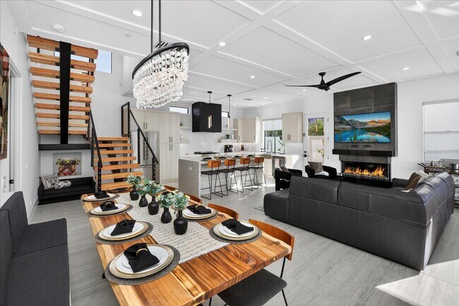 Building Photo - 51116 Avenida Mendoza