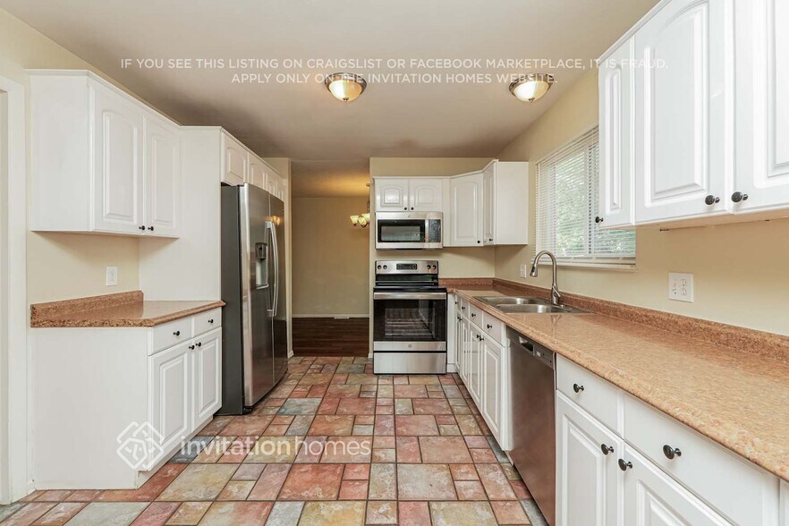 Building Photo - 6575 Glade Park Dr