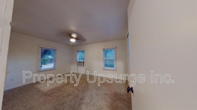 Building Photo - 648 Reeds Ave