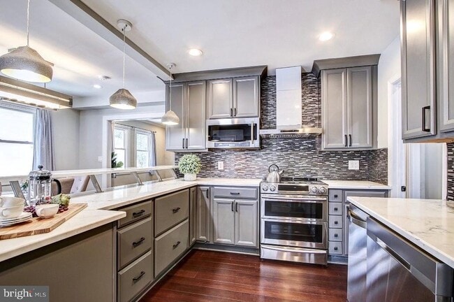 Building Photo - 4415 Bradley Ln