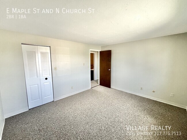 Building Photo - 361 E Maple St