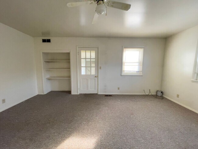 Building Photo - Yorktown School District