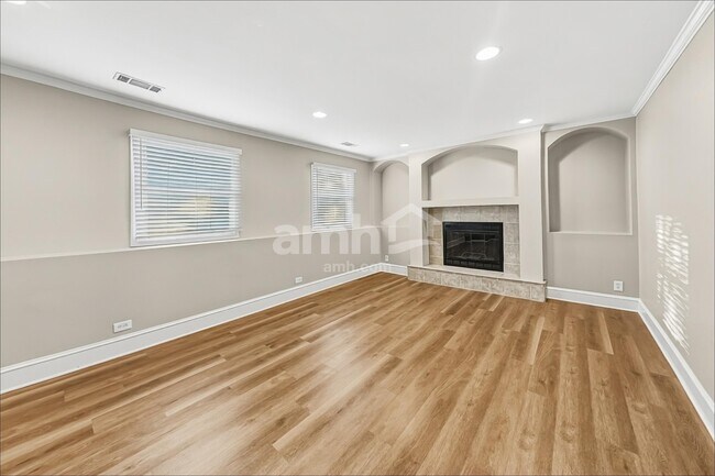 Building Photo - 1811 Mandan Village Dr