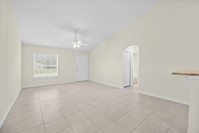 Building Photo - 8736 98th Ct