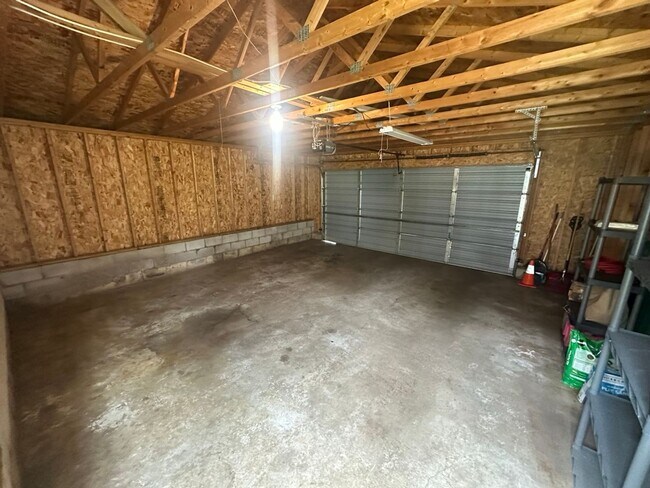 Building Photo - Beautifully Preserved 4 Bed | 2 Bath House in Saint Paul