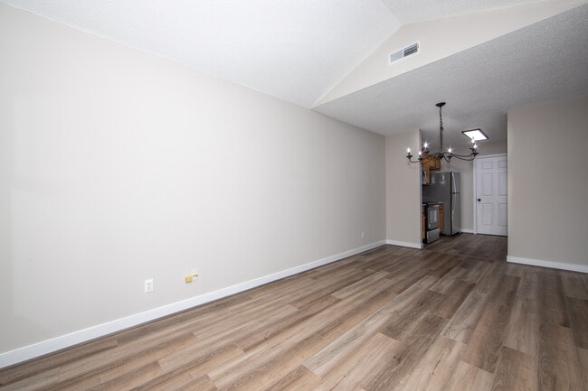 Building Photo - 1508 Woodland Ct