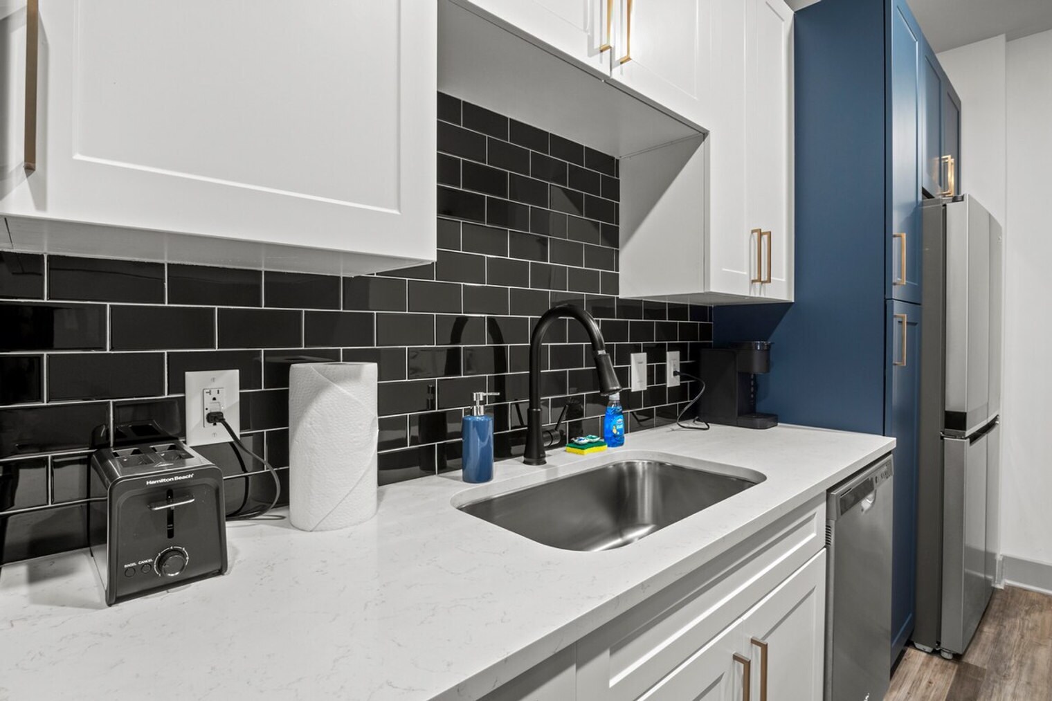 Building Photo - 2026 Clifton Ave