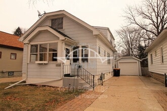 Building Photo - 1514 S 87th St