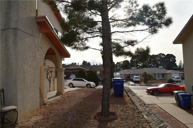 Building Photo - 11613 James Watt Dr