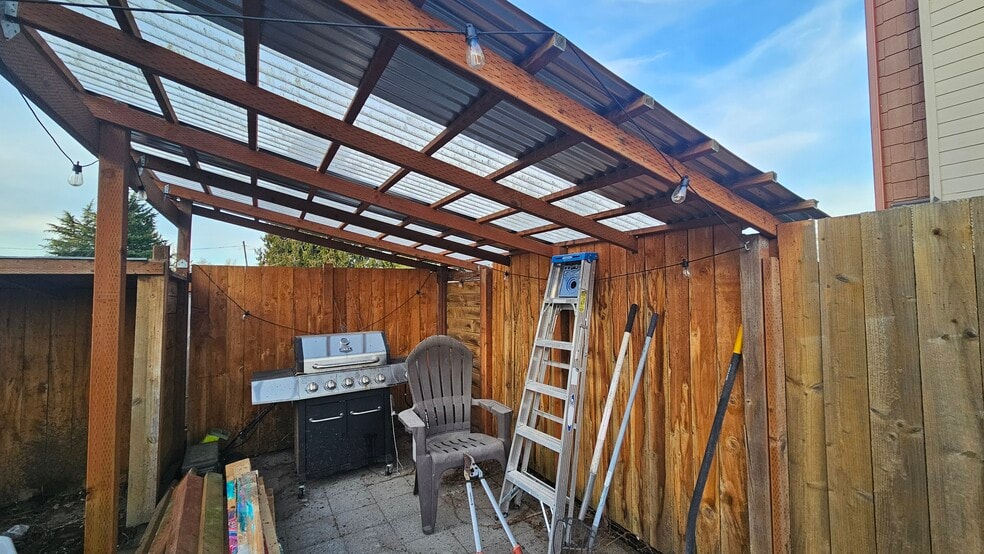 Building Photo - 1105 Curtis St