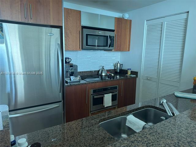 Building Photo - 300 S Biscayne Blvd