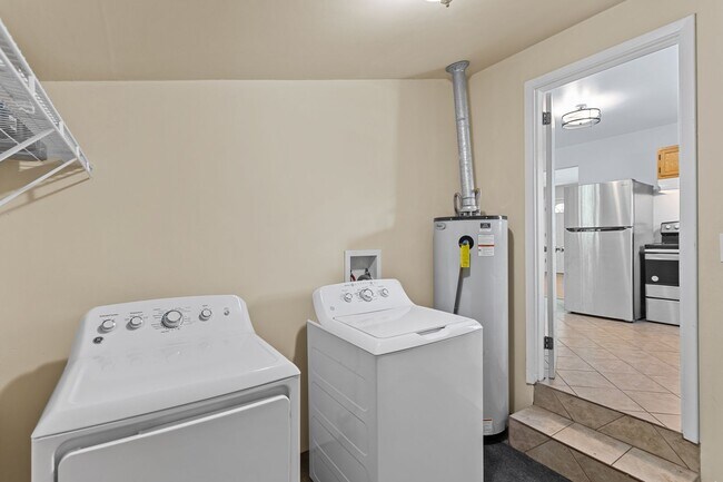 Building Photo - 4-Bed, 2-Bath Home with Fenced Yard in Win...