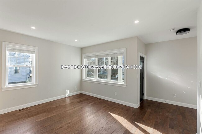 Building Photo - 120 St Andrew Rd