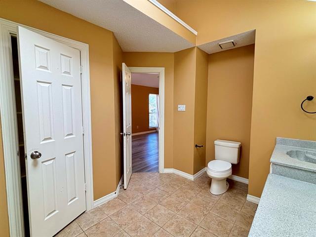 Building Photo - 2108 Arbor Creek Dr