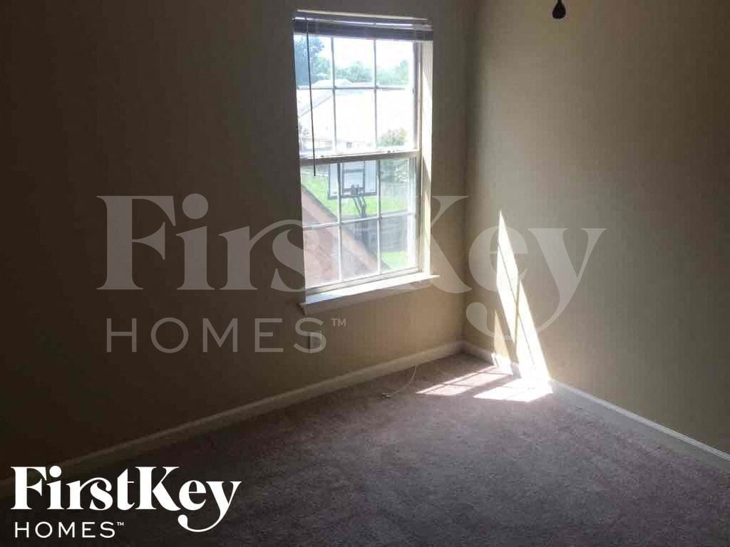 Building Photo - 6706 Einat Cove