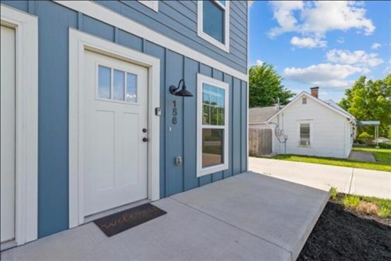 Building Photo - 156 SW 8th St