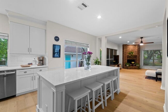 Building Photo - 6300 Needham Ln