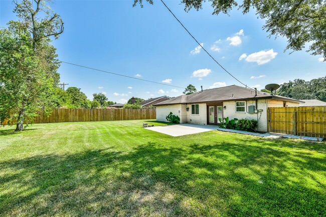 Building Photo - 515 Bellmar Ln