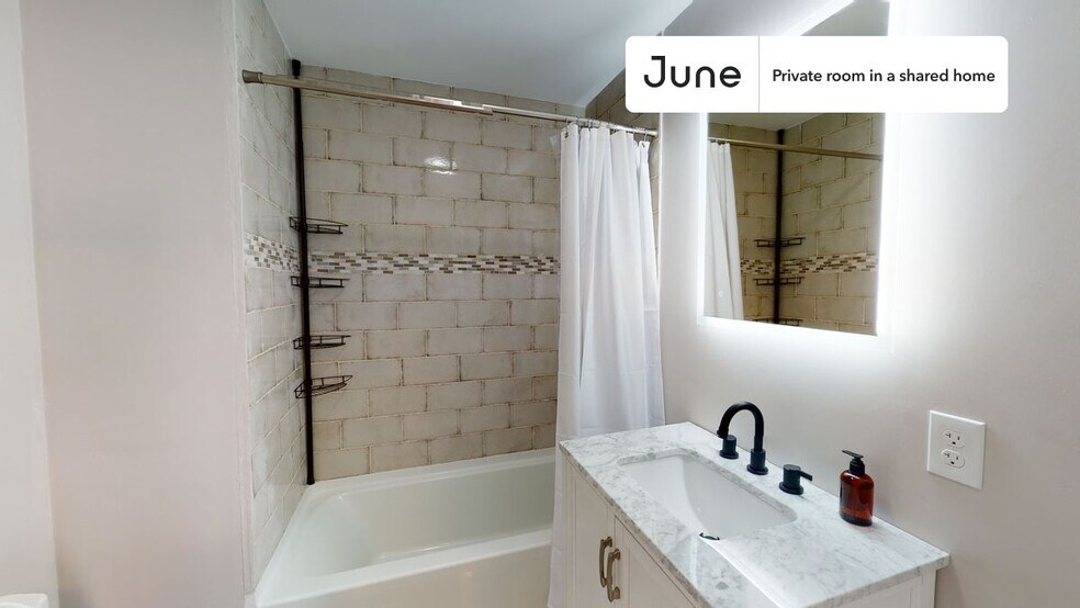 Building Photo - Room in Shared 4 bed/2 bath home