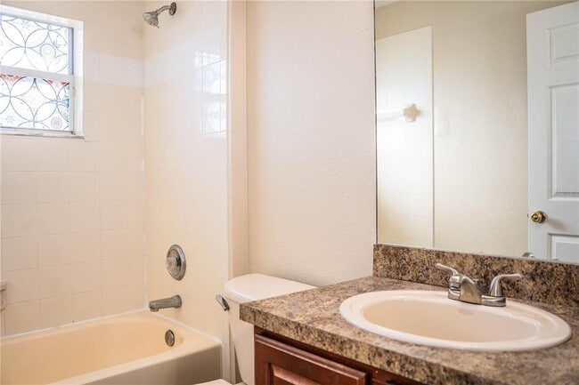 Building Photo - 3998 Rollingsford Cir