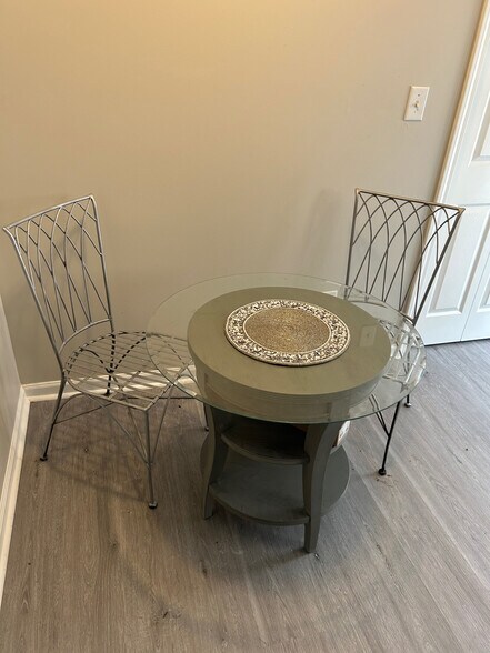 Building Photo - Room in House on Rucker Cliff Dr