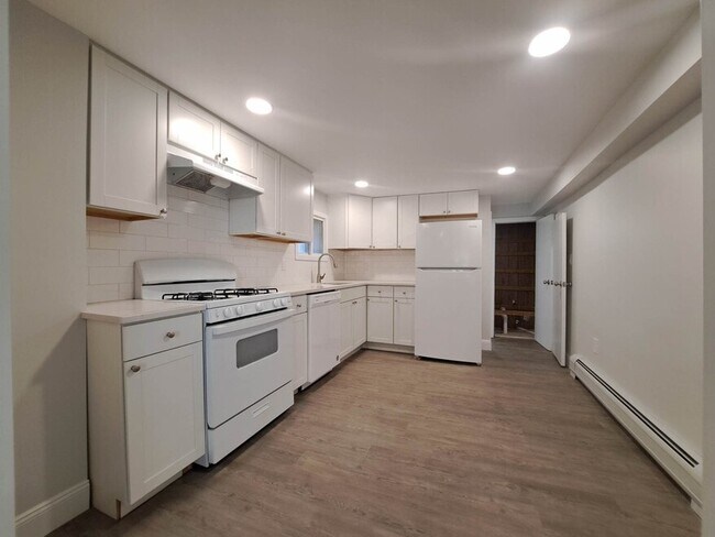 Building Photo - 6304 Liebig Ave